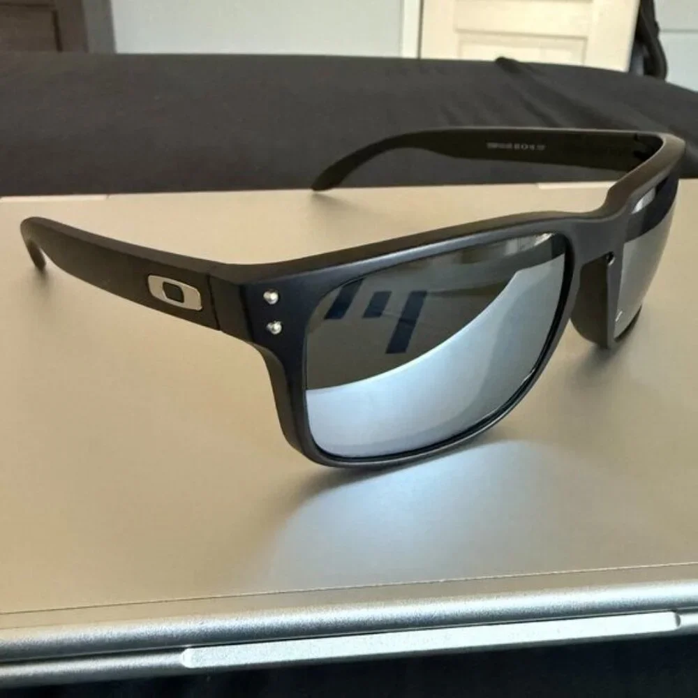 OO9102 Oakley Holbrook Matte Black Frame Prizm Polarized Reflective Silver Lens - Picture 4 of 8